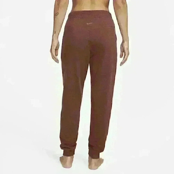NEW! Nike Women's Plus 3X Yoga Luxe 7/8 Fleece Joggers - Picture 3 of 6